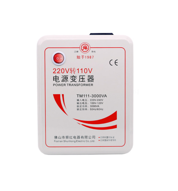 Перетворювач напруги трансформаторний універсальний TM111-3000VA Input 220 V - Output 110V+ універсальна розетка