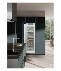 Liebherr Морозильная камера встраиваемая, 177x54.1х54.5, 209л, E, NF, диспл внутр., белый