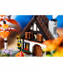 LEGO Конструктор LEGO Icons Осінній котеджний сад