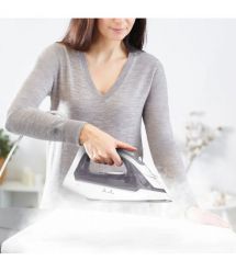 Tefal Tefal iron Virtuo, 2000W, 240ml, steam boost -120g, constant steam - 27g, ceramic soleplate, white and violet