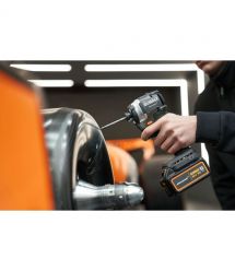DeWALT Шурупокрут-дриль ударний акумуляторний DeWALT McLaren F1 TEAM LIMITED EDITION 18В 2х
