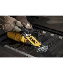 DeWALT Пила ланцюгова акумуляторна DeWalt 18В XR Li-lon акб 1х5А·год 15см 8.6м/с шина 20см ЗП 2.1кг