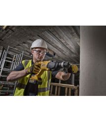 DeWALT Перфоратор акумуляторний DeWalt SDS PLUS 18В 2.6Дж 0-5500уд/хв 0-1150об/хв 3 режими кейс 2.77кг без АКБ та ЗП