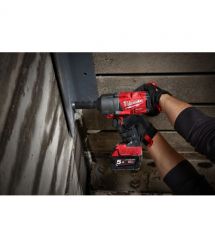 Milwaukee Гайковерт ударний акумуляторний Milwaukee M18 FUEL ONEFHIWF34-0 18В АКБ 1х5А·год 2034Нм 0-1800об/хв 3/4" 3.5кг без ЗП