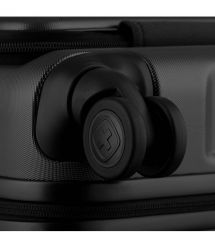 Wenger Валіза Wenger Skyon Hardside Carry-On, мала, з відсіком для н/б 16", полікарбонат, TSA, 4 колеса, розширення, USB, чорний