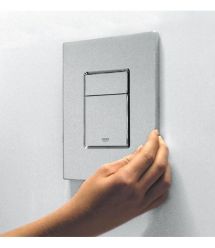 Grohe Grohe Skate Cosmopolitan flush plate for toilet, chrome