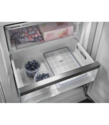 Liebherr Холодильник встр. многодверный, 1775x111.8х54.6, холод.отд.-277л, мороз.от