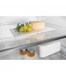 Liebherr Ref with bottom freezer, 201.5x74.7х67.5, ref-346l, freez.-128l, 2doors, A++, NF, display int, grey