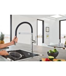 Grohe Смеситель для кухни Essence, длина излива - 240мм, поворотный/гибкий, 1рычаг, супер сталь.