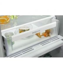 Electrolux Холодильная камера встраиваемая, 177x55х55, 309л, А++, ST, дисплей, белый