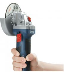 Bosch Набор из двух аккумуляторных инструментов 18В шлифмашина угловая GW