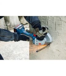 Bosch Набор из двух аккумуляторных инструментов 18В шлифмашина угловая GW