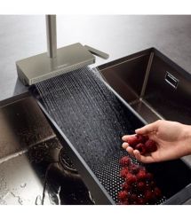 Hansgrohe Смеситель для кухни Aquno Select M81, дл.излива - 210мм, поворотный, вытяжной, 1 рычаг, сталь