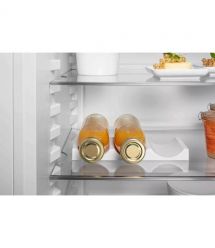 Liebherr Холодильник с нижн. мороз., 185.5x59.7х67.5, холод.отд.-225л, мороз.отд.-94л, 2дв., А++, NF, диспл внутр., серый