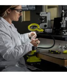 Ryobi Фонарь RML18-0 18В, 500 лм, 2 режима, гибкая штанга, увеличительная линза 86 мм (без АКБ и ЗУ)