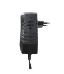 Könner & Söhnen Зарядное устройство KS-B2A с разъемом SAE, 6/12/12,8В, 2А, AC 210~ 240В ~ 50/60 Гц