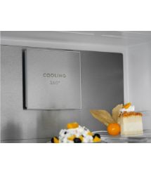 Electrolux Холодильник с нижн. мороз., холод.отд.-244л, мороз.отд.-94л, А+, NF, инв., диспл внутр., зона св-ти, черный+стекло