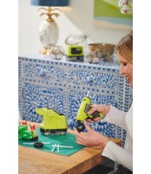 Ryobi Пистолет клеевой ONE+ RGLM18-0, аккумуляторный, 18В, стержень 7мм (без АКБ и ЗУ)