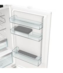 Gorenje Холодильник Gorenje вбудований з нижн. мороз., 177x69x55см, 2 двері,252(76)л, А+, NF+, Зона св-ті, Диспл, Wi-Fi, Біли