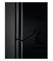 Electrolux Холодильник с нижним морозильным отделением, 201x60х66, холодильно