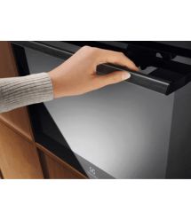 Electrolux Духовой шкаф электрический, 72л, A+, дисплей, конвекция, пиролиз, телескопические направляющие, черный
