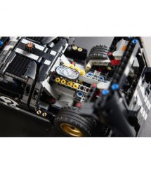 LEGO Конструктор LEGO Technic Автомобіль для перегонів Ford GT40 MKII 1966 року