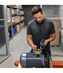 Bosch Кліщі електровимірювальні Bosch Professional GMC 600-15 0-600В 2AAх1.5В