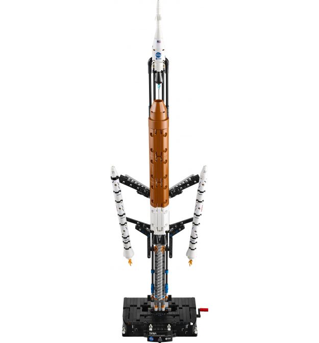 LEGO Конструктор LEGO Technic Ракета із системою космічного запуску NASA Artemis